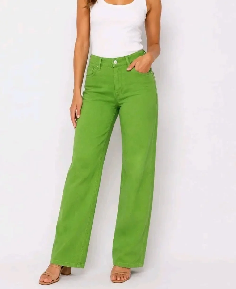 ZARA ~Woman Size 6(US)~ Apple Green Mid-Rise Linen Blend Wide Leg Pants NWT.